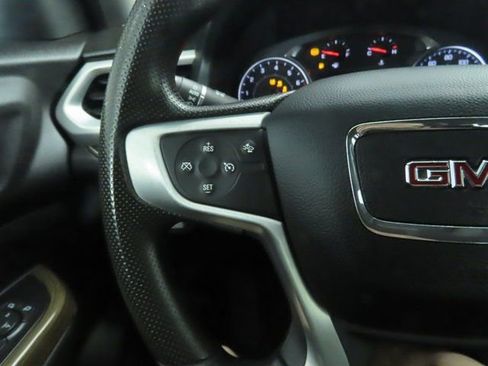 Used 2023 GMC Acadia SLE w/ LPO, Floor Liner Package image 11