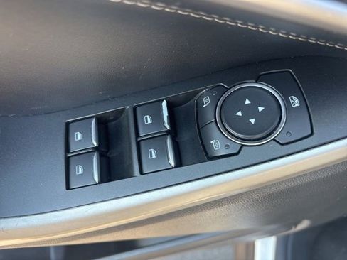 Used 2021 Ford Explorer XLT w/ Equipment Group 202A AWD/4WD image 26