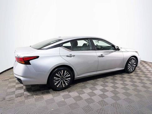 Certified 2023 Nissan Altima 2.5 SV FWD image 4