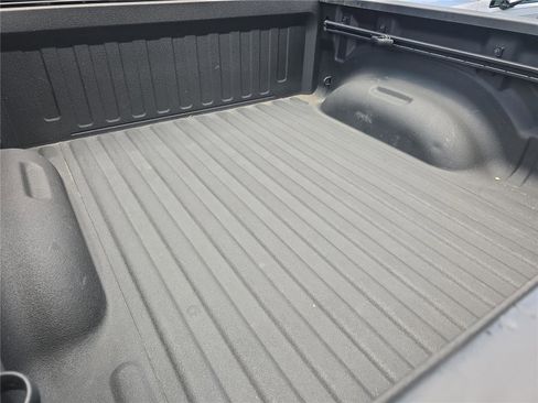 Used 2023 RAM 1500 Laramie AWD/4WD image 6