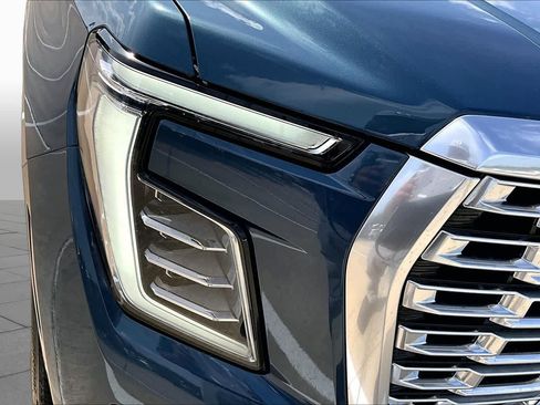 Used 2025 GMC Yukon XL Denali w/ Sun & Power Step Package AWD/4WD image 28