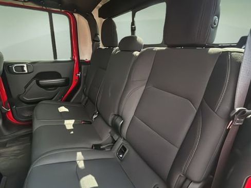 Used 2021 Jeep Gladiator Willys image 19
