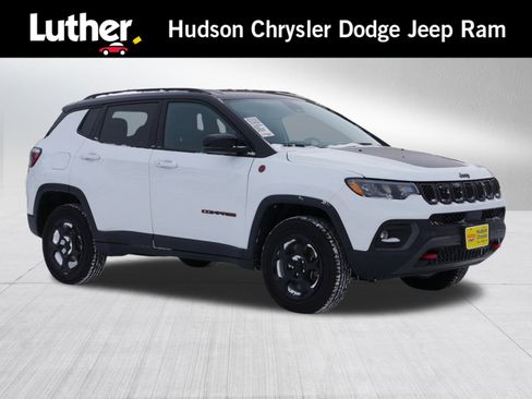 Used 2023 Jeep Compass Trailhawk image 1