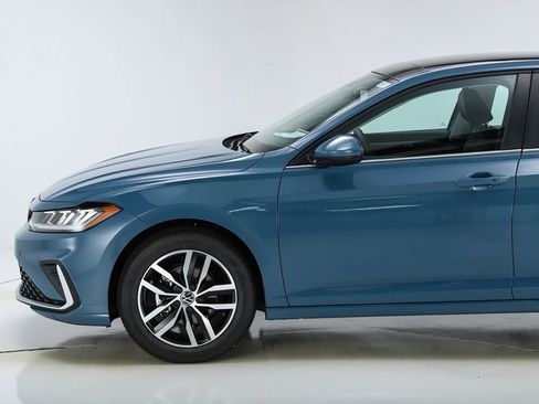 New 2026 Volkswagen Jetta SE FWD image 3