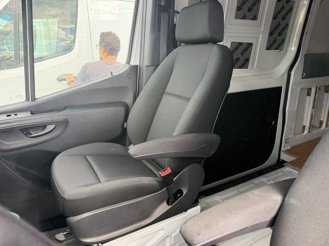 Used 2019 Freightliner Sprinter 170 Cargo RWD image 17