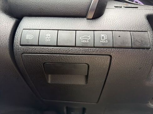 Used 2023 Toyota Camry SE image 20