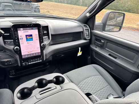 New 2026 RAM 2500 Tradesman AWD/4WD image 18
