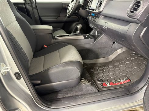 Used 2023 Toyota Tacoma TRD Sport AWD/4WD image 13