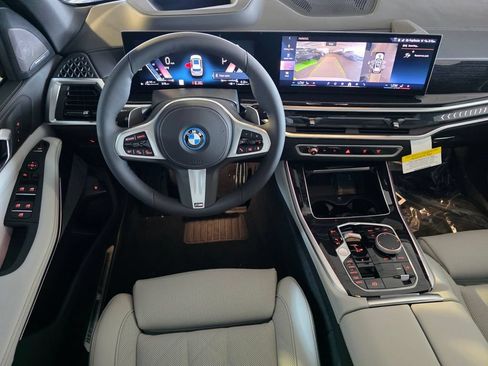 New 2026 BMW X5 xDrive50e w/ M Sport Package AWD/4WD image 11