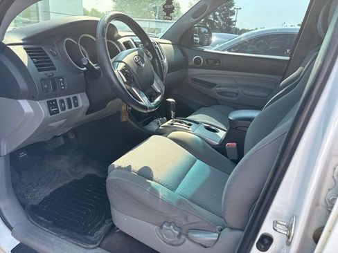 Used 2015 Toyota Tacoma 4x4 Double Cab w/ TRD Sport Package image 13