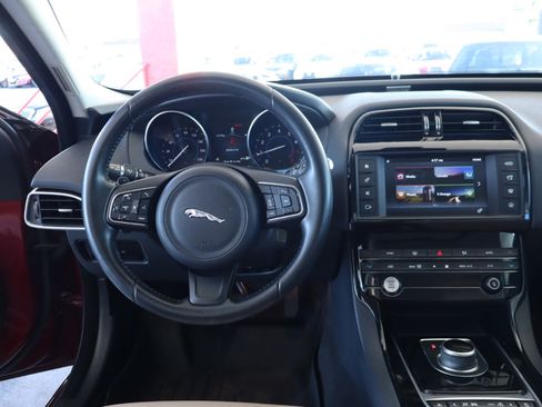 Used 2017 Jaguar XE image 17