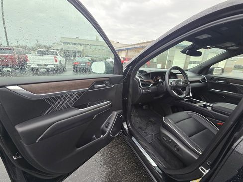 Used 2025 GMC Acadia Denali w/ LPO, Floor Liner Package image 16