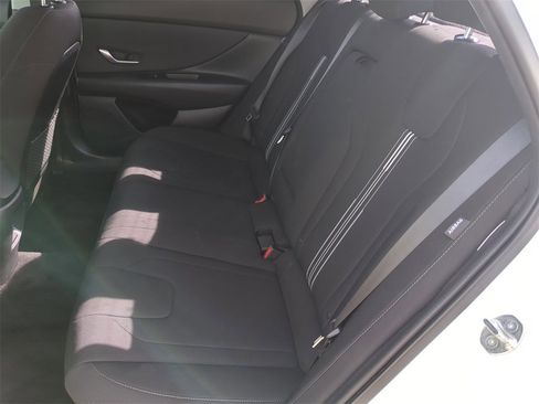 Used 2024 Hyundai Elantra SEL w/ Convenience Package image 15