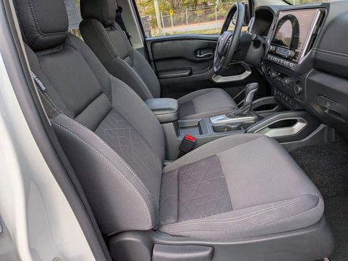 Certified 2025 Nissan Frontier SV w/ SV Convenience Package image 32