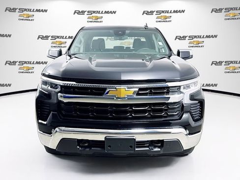 Used 2025 Chevrolet Silverado 1500 LT image 2