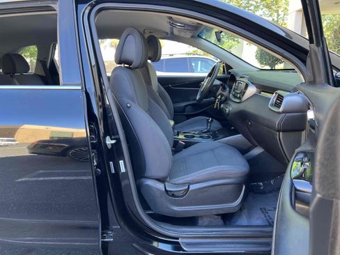 Used 2016 Kia Sorento FWD image 26