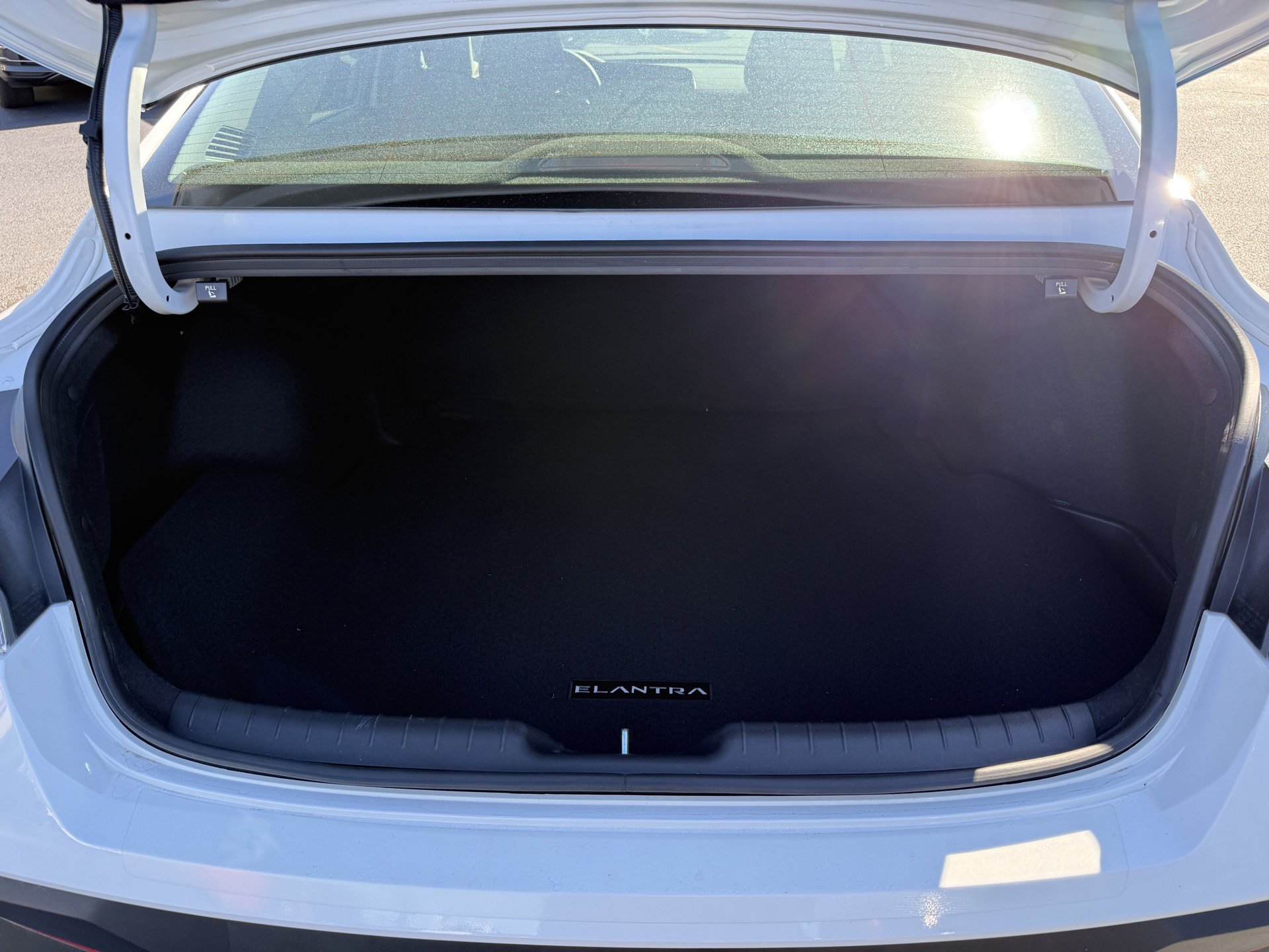 Used 2025 Hyundai Elantra SE FWD image 39