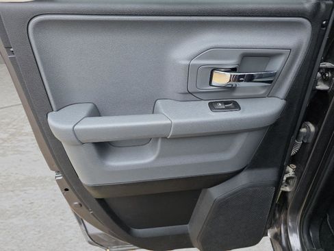 Used 2017 RAM 1500 Classic SLT image 36