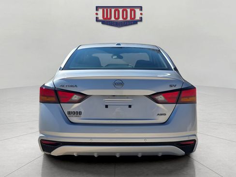 Used 2024 Nissan Altima 2.5 SV image 3