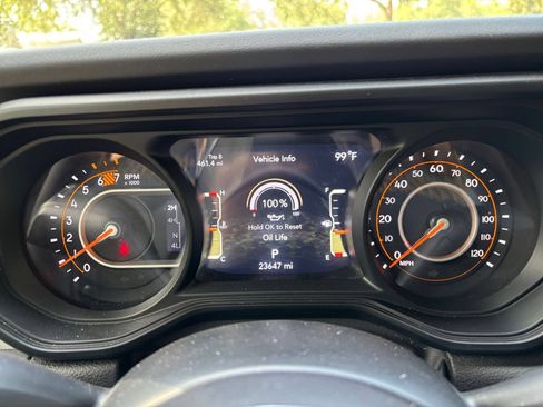 Used 2025 Jeep Wrangler Unlimited Sahara AWD/4WD image 39