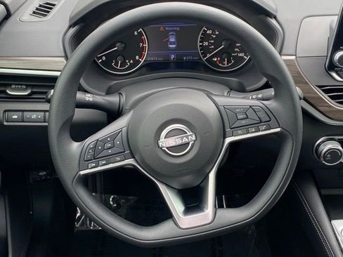Used 2023 Nissan Altima 2.5 SV AWD/4WD image 10