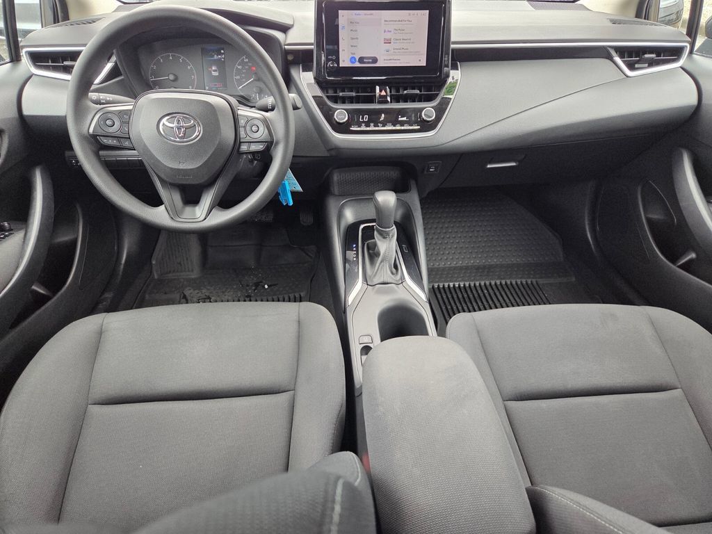 Used 2023 Toyota Corolla LE FWD image 9