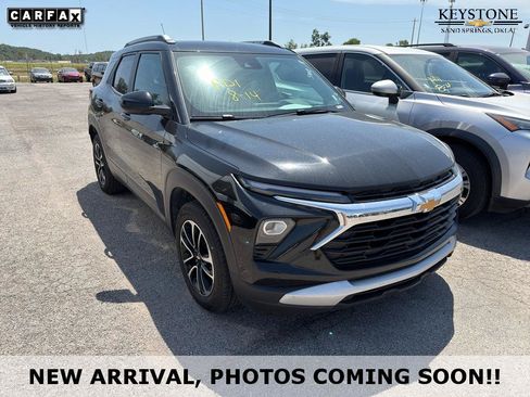 Used 2025 Chevrolet TrailBlazer LT FWD image 1