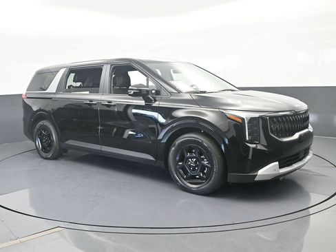 Used 2025 Kia Carnival image 8