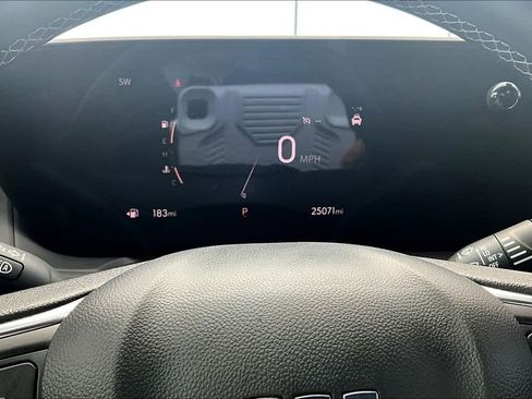 Used 2025 Buick Encore GX Preferred AWD/4WD image 14