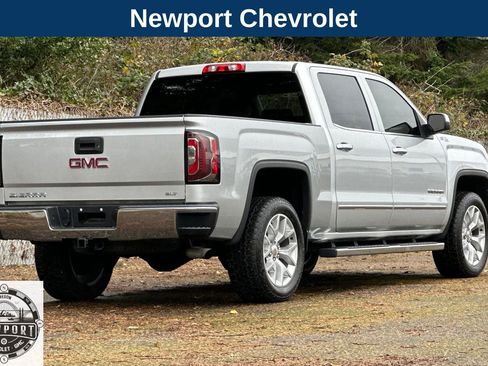 Used 2018 GMC Sierra 1500 SLT w/ SLT Premium Package image 4