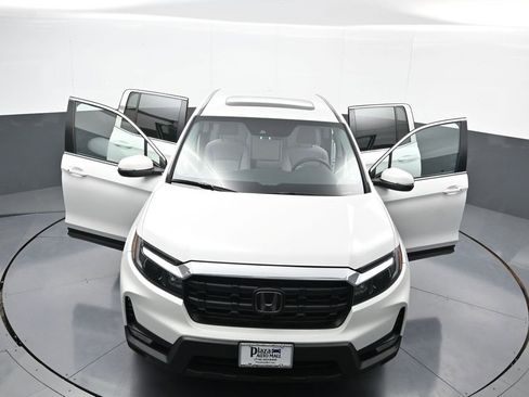 Certified 2025 Honda Ridgeline RTL image 46
