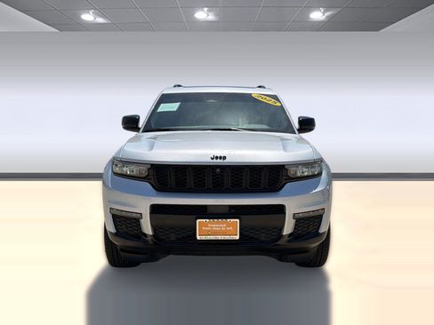 Certified 2025 Jeep Grand Cherokee L Limited w/ Luxury Tech Group II AWD/4WD image 6