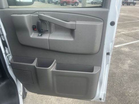 Used 2017 Chevrolet Express 3500 Work Van image 51