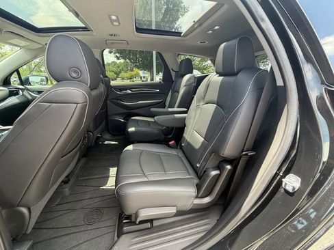 Used 2021 Buick Enclave Avenir w/ Avenir Technology Package FWD image 11