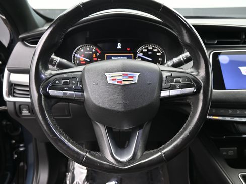 Used 2020 Cadillac XT4 Premium Luxury FWD image 11