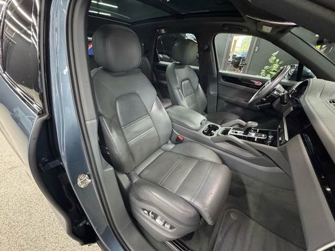 Used 2019 Porsche Cayenne S image 21