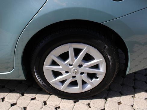 Used 2013 Toyota Prius V Three image 12