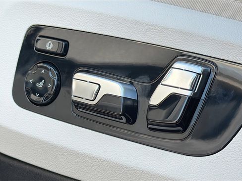 New 2026 BMW X5 sDrive40i w/ M Sport Package image 25