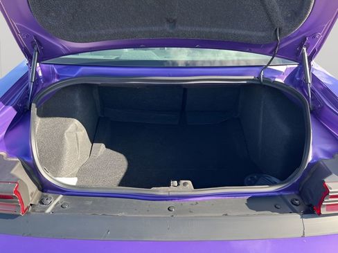 Used 2014 Dodge Challenger R/T image 17