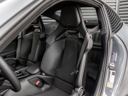 Used 2026 Porsche 911 GT3 RWD image 5
