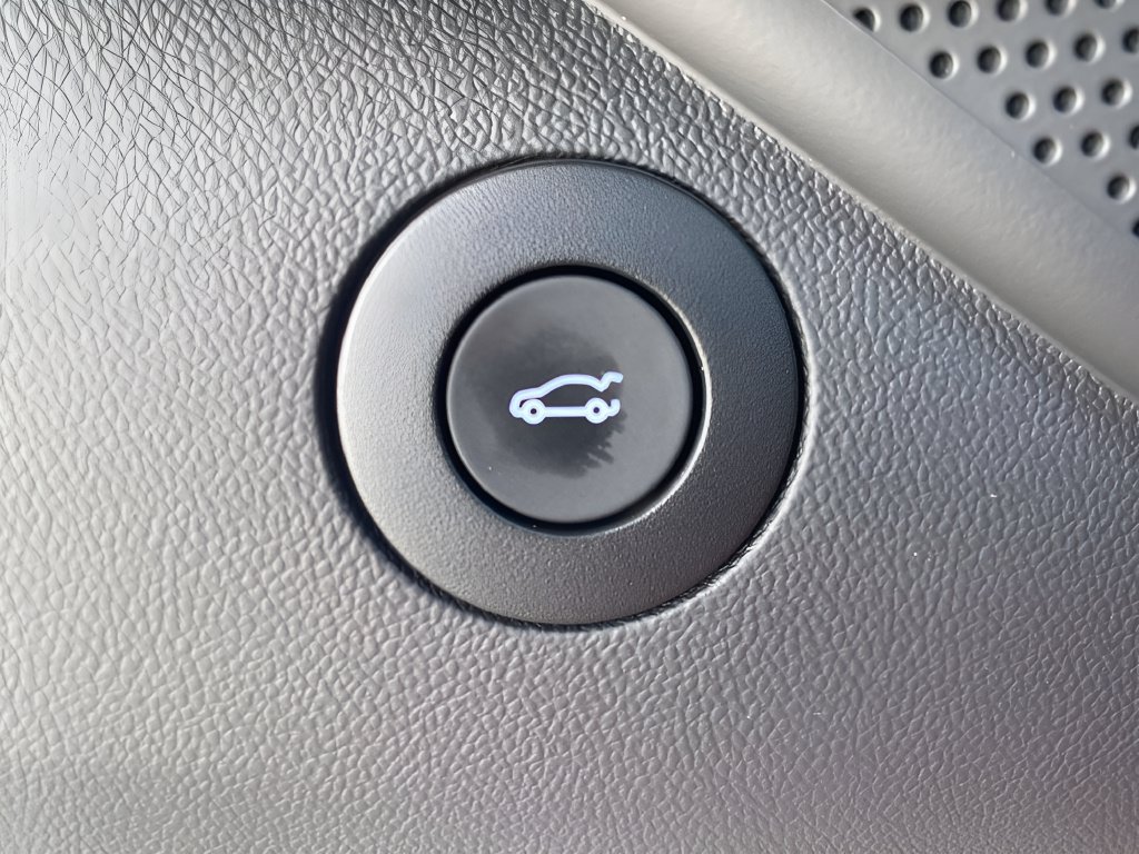Used 2022 Chevrolet Camaro SS RWD image 2