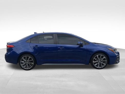 Used 2022 Toyota Corolla XSE FWD image 2