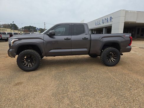 Used 2022 Toyota Tundra SR5 image 2