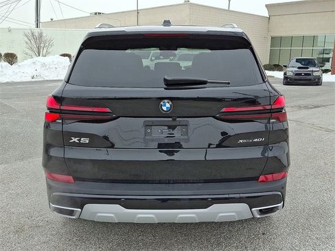 New 2026 BMW X5 xDrive40i w/ Premium Package image 9