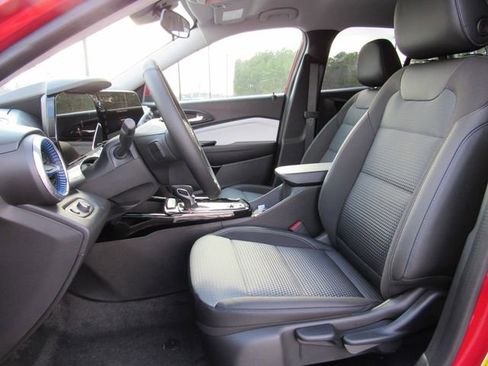 New 2026 Chevrolet Trax LT w/ Driver Confidence Package image 13