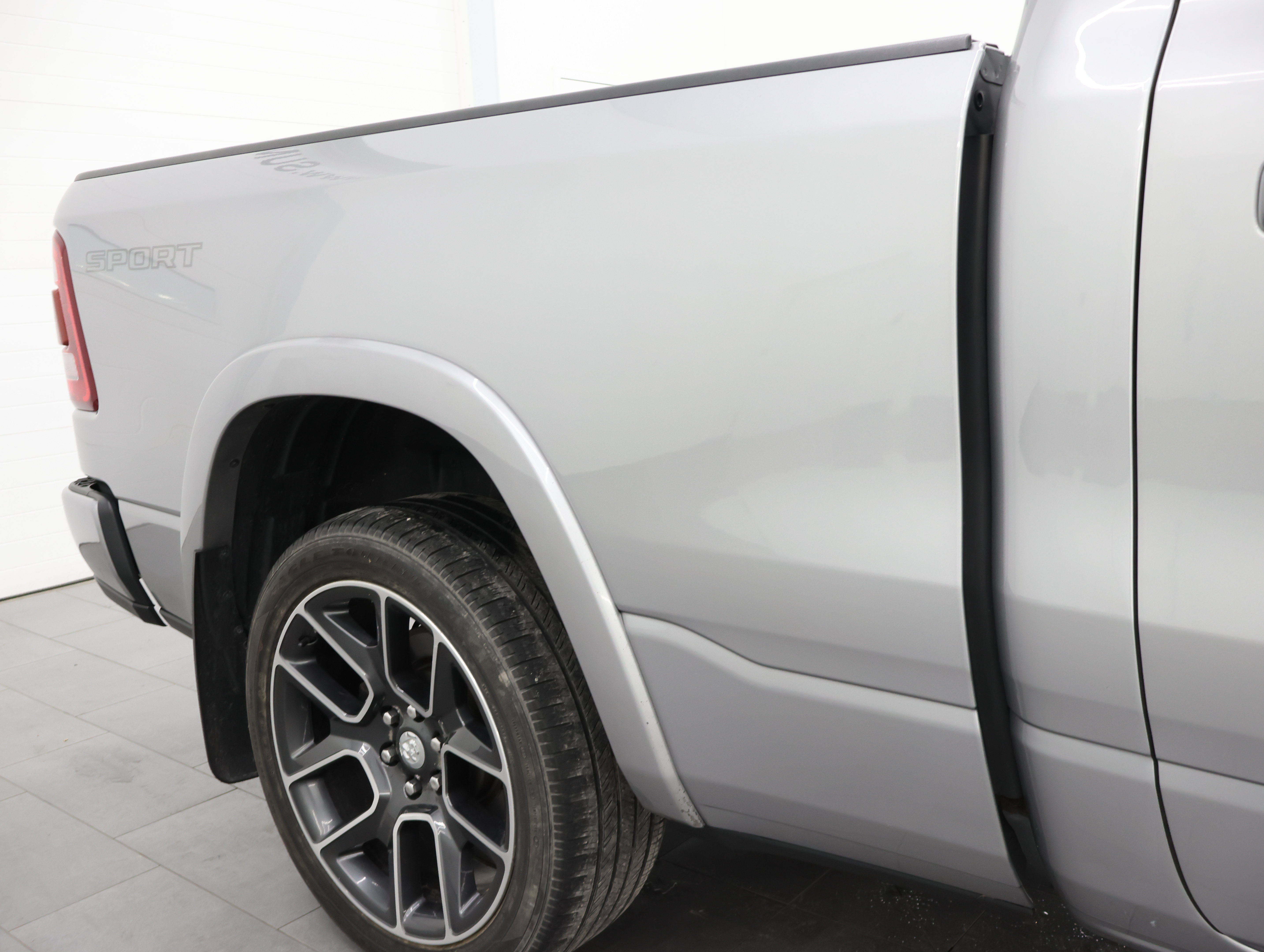 Used 2020 RAM 1500 Laramie AWD/4WD image 27