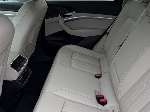 Used 2023 Audi e-tron Premium w/ Convenience Plus Package image 18