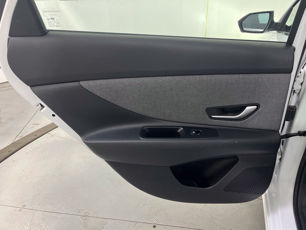 Used 2024 Hyundai Elantra Limited FWD image 27