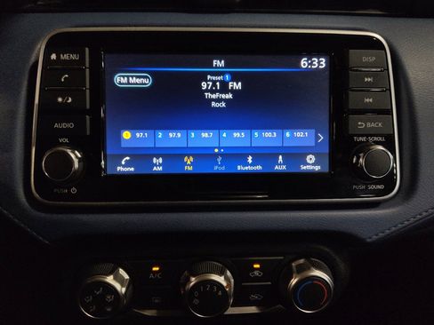 Used 2025 Nissan Versa SV FWD image 25