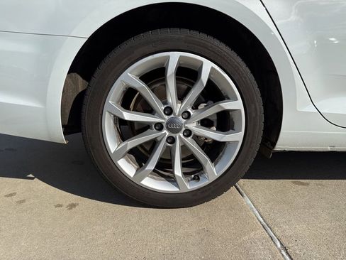 Used 2019 Audi A4 2.0T Premium image 11